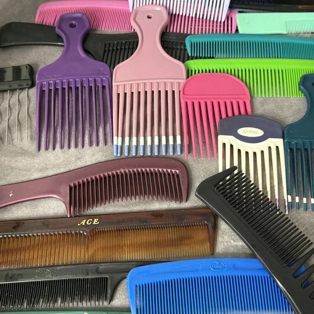Huge Lot Of Vintage Combs Goody Ace Unbreakable Revlon Conair